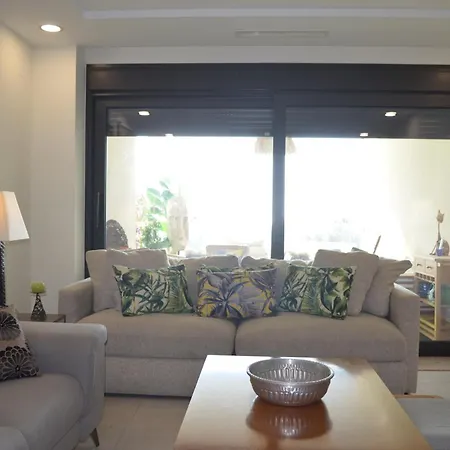 Ocean Excellent & Solmares Apartmán *